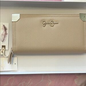 Jessica Simpson ‘Frankie’ Wallet – Wheat Beige – JS13839 – NWT